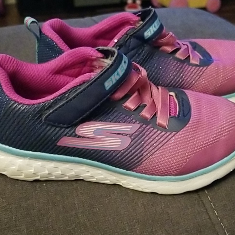 Girl's Skechers Shoes